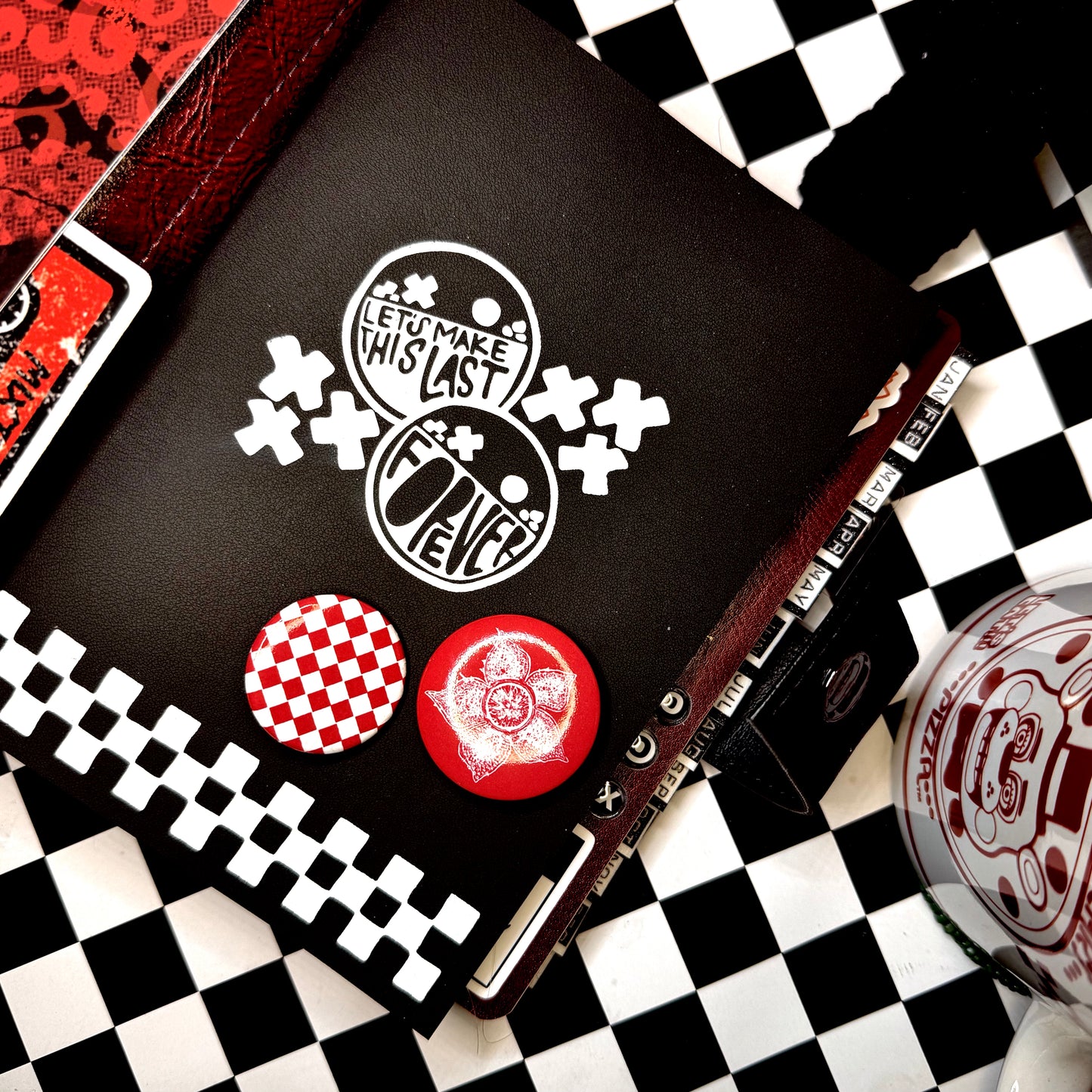 demogorg buttons x 1.5" demogorgon bandana and 1.25" red cheko